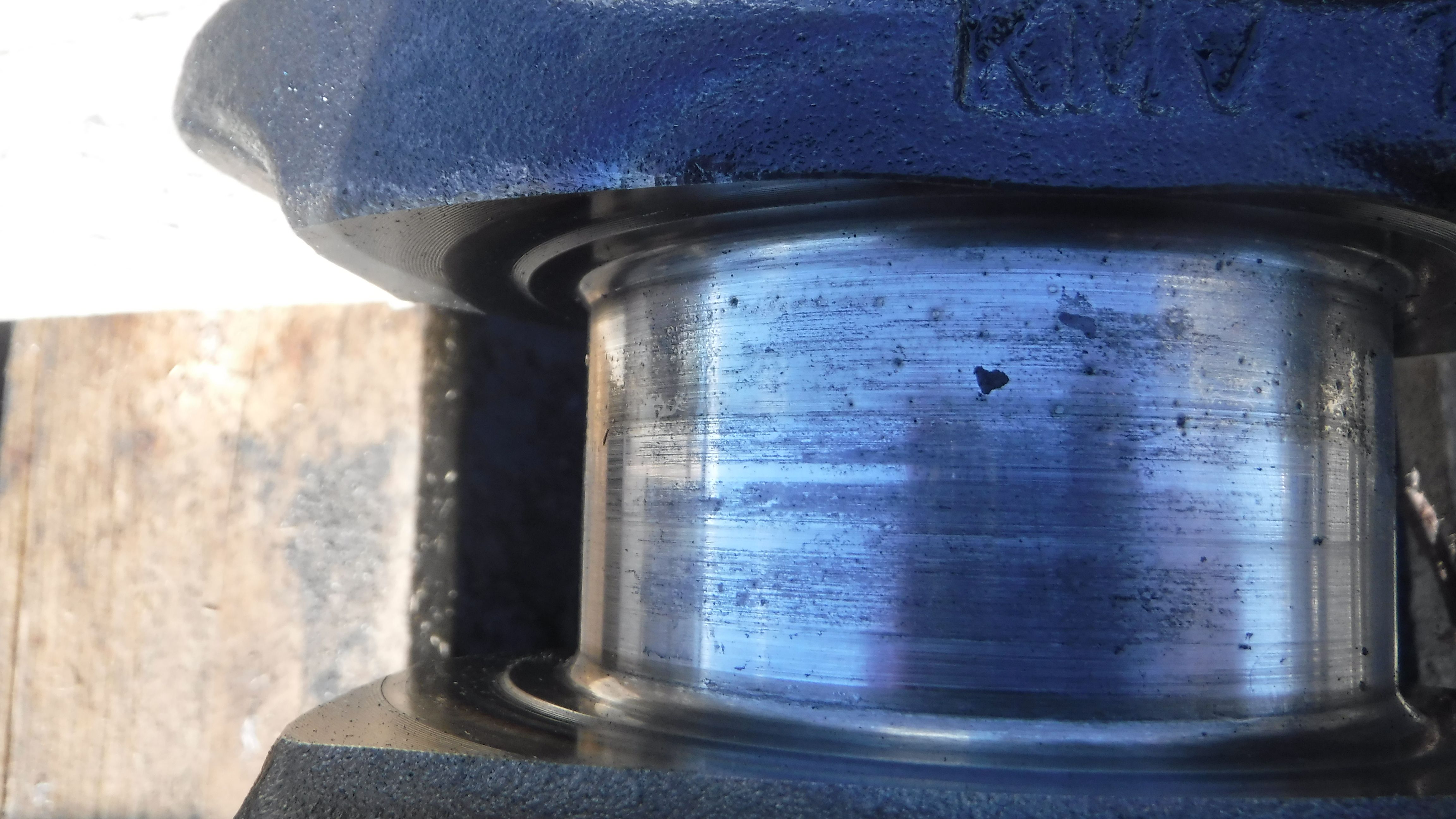 Коленвал двигателя 99485949 курсор 8 IVECO